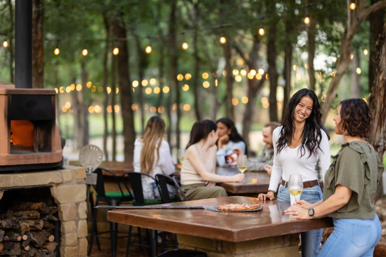 7744 Ranch Glamping Resort Austin Exterior foto