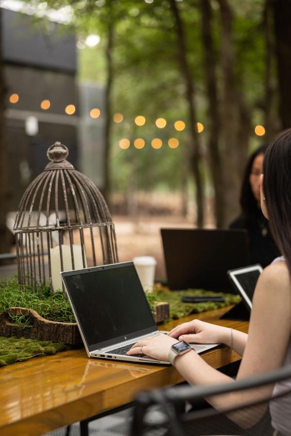 7744 Ranch Glamping Resort Austin Exterior foto