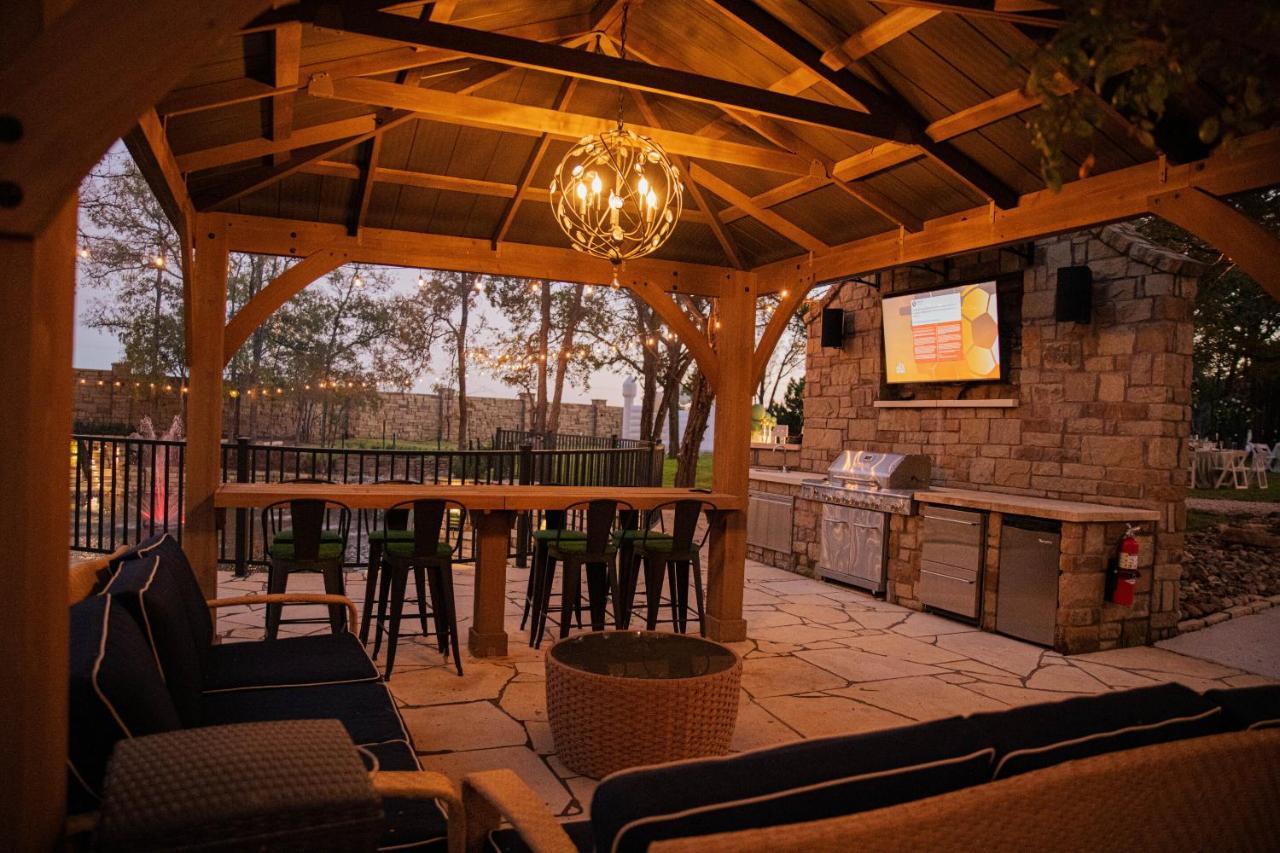 7744 Ranch Glamping Resort Austin Exterior foto