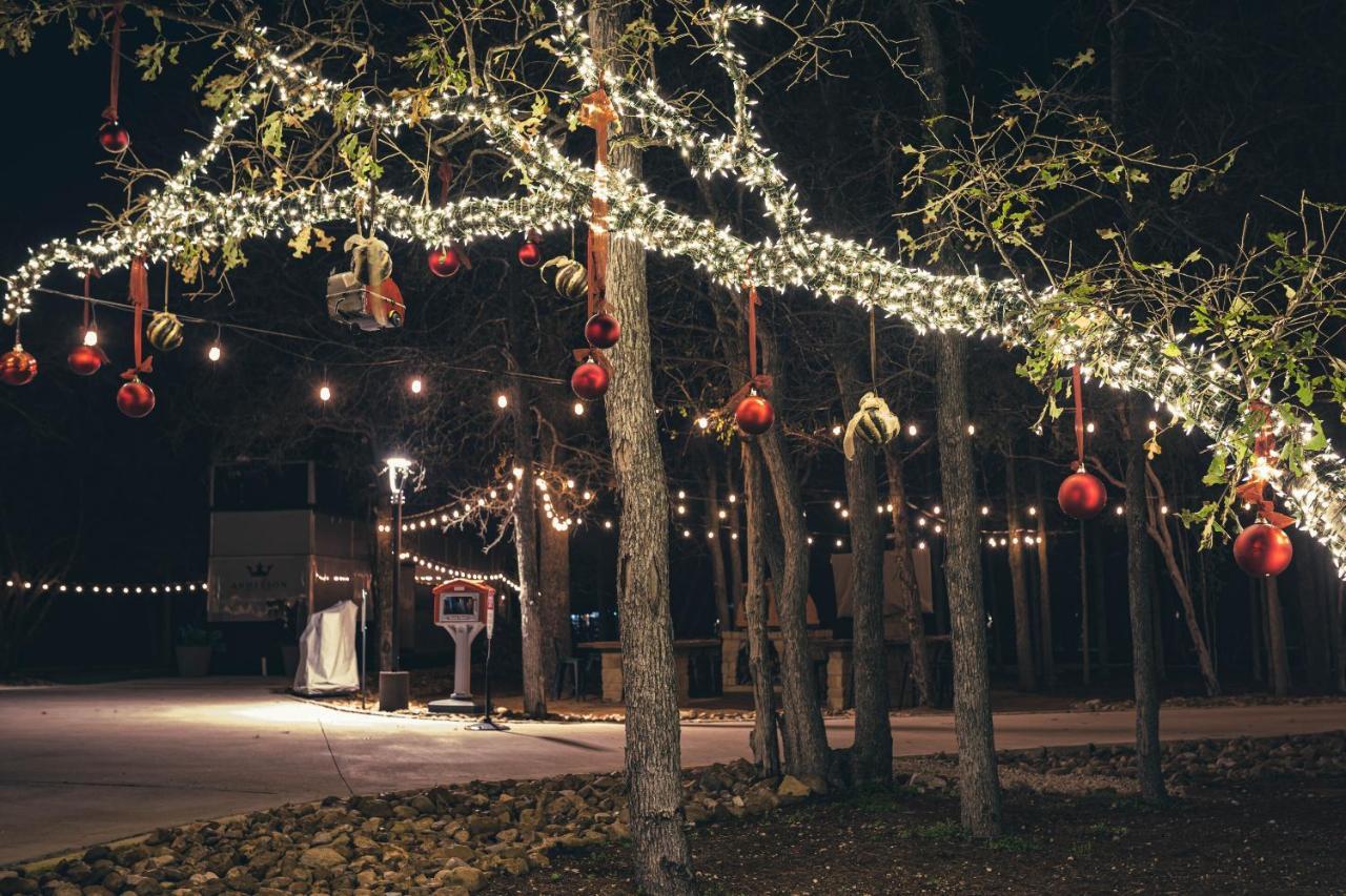 7744 Ranch Glamping Resort Austin Exterior foto