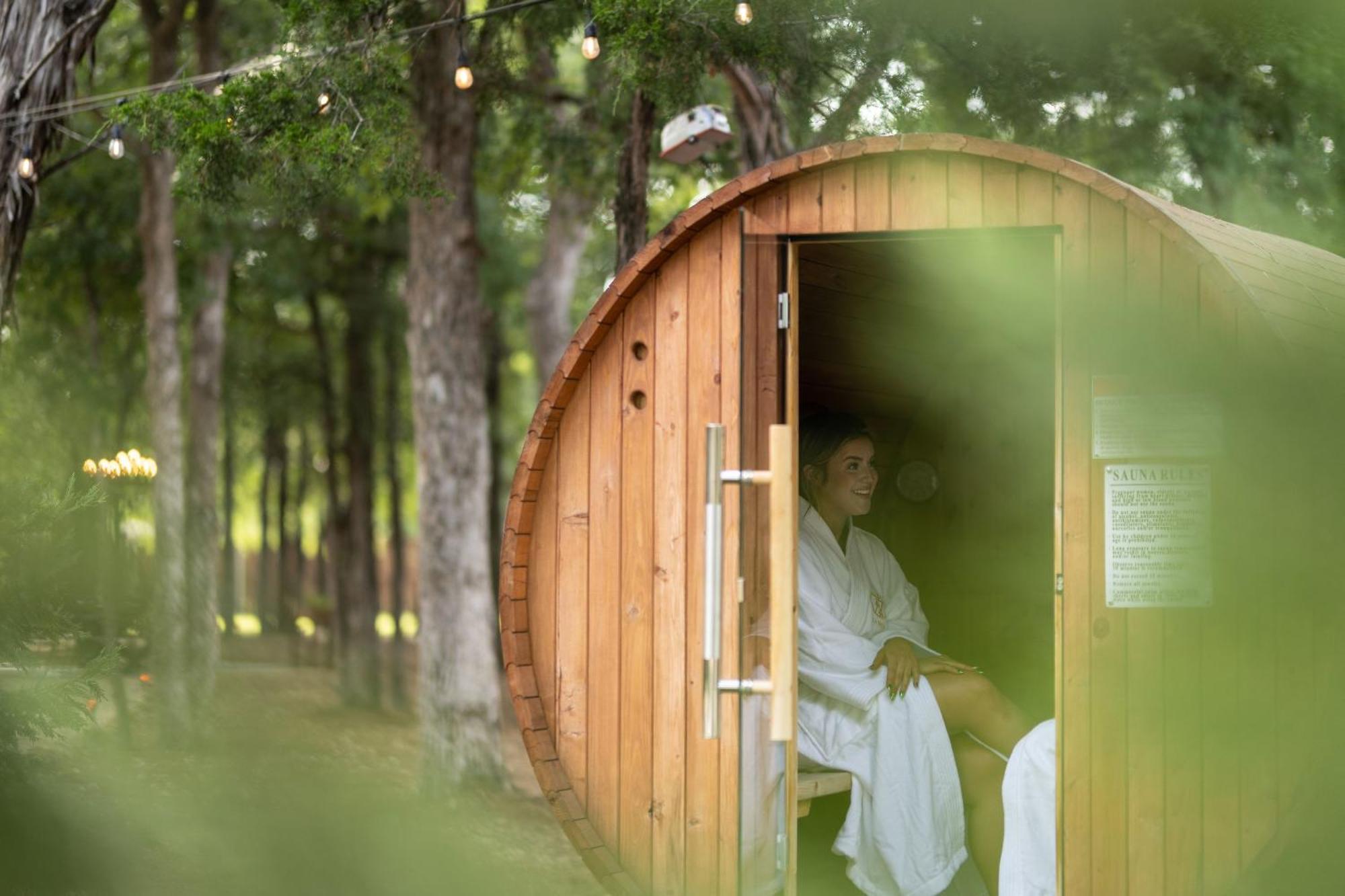 7744 Ranch Glamping Resort Austin Exterior foto