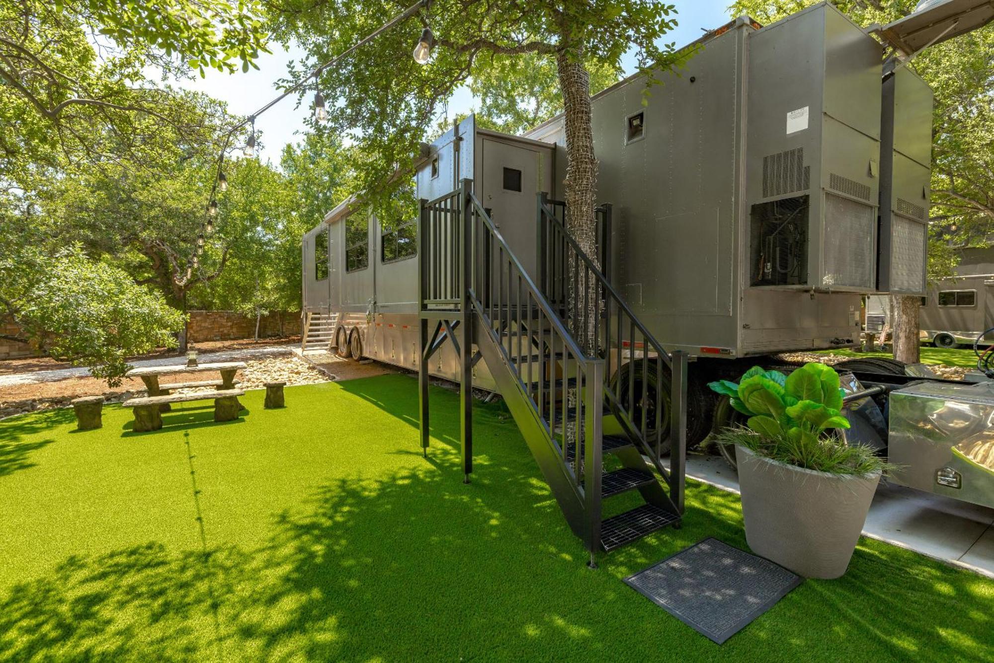 7744 Ranch Glamping Resort Austin Zimmer foto